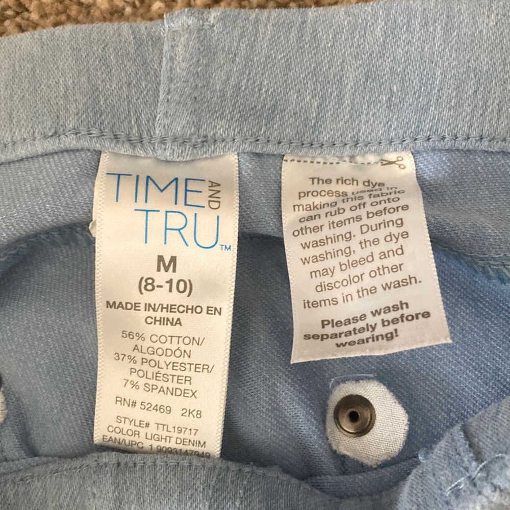 Time and Tru Light Blue Denim capris Pants - Picture 2 of 3